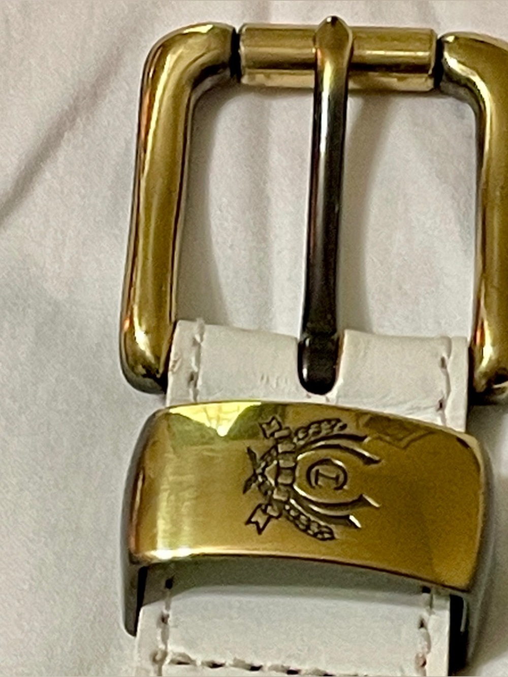 Liz Claiborne Gold Buckle White Leather Women’s Belt - Designer Crest Accent